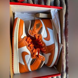 Air Jordan 1 women’s size 8.5